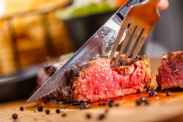 Beef Steak Cut Knife American Restaurant — Stock Photo, Image