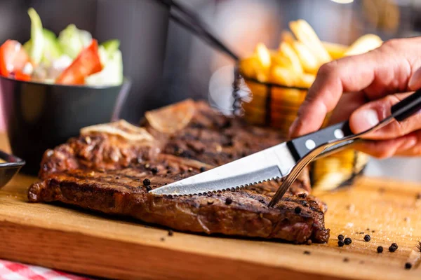 Beef Steak Cut Knife American Restaurant — Stock Photo, Image