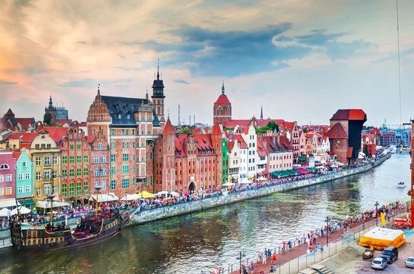 Gdansk gamla stan och motlawa floden — Stockfoto