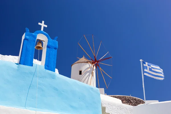 Město Oia na ostrově Santorini, Řecko. — Stock fotografie