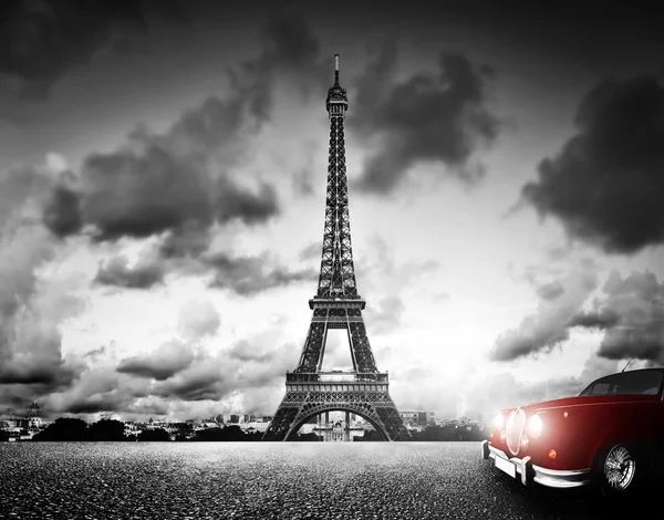 Effel Tower and retro car. — Stock Photo, Image