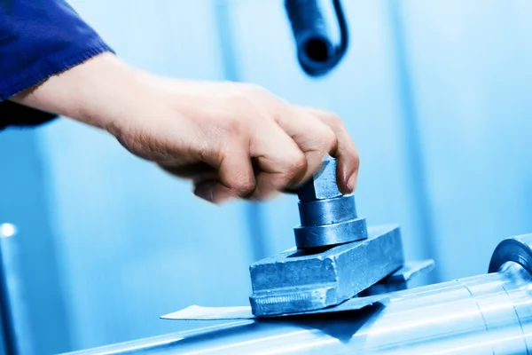 Bohr- und Bohrmaschine bei der Arbeit. — Stockfoto