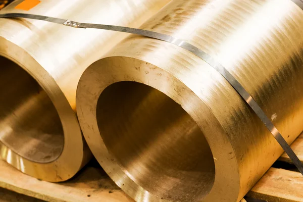 Industriella härdade stål cylindrar i workshop. — Stockfoto