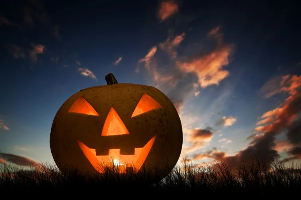 Halloween-Kürbis glüht — Stockfoto