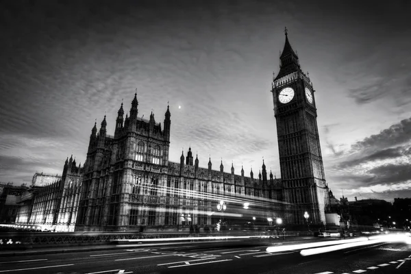 Rode bus, Big Ben en Westminster Palace — Stockfoto