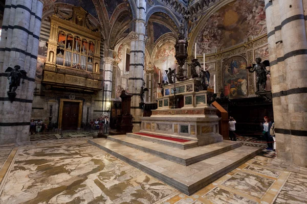 Interieur van de kathedraal van Siena — Stockfoto