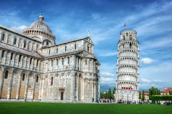 Catedral de Pisa com a Torre Inclinada de Pisa — Fotografia de Stock