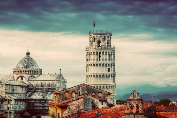 Catedral de Pisa com o panorama da Torre Inclinada — Fotografia de Stock