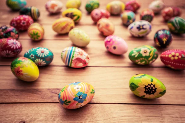 Coloridos huevos de Pascua pintados a mano —  Fotos de Stock