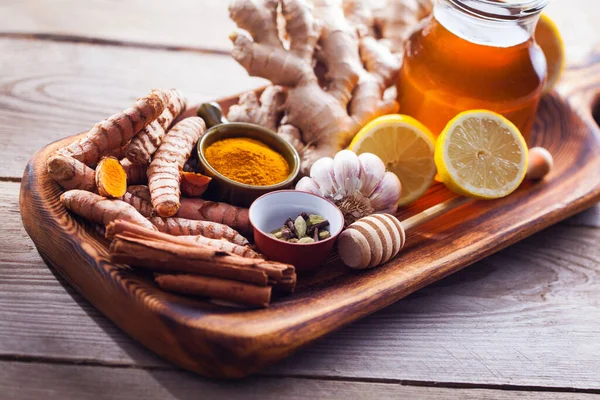 Natural Cold Flu Home Remedies Lemon Honey Ginger Garlic Boost — Stock Photo, Image