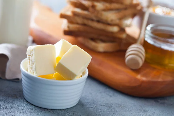 Perfektes Frühstück Gerösteter Brothonig Und Butter — Stockfoto