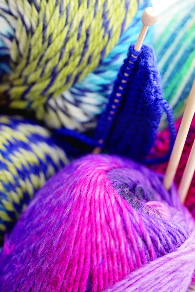 Un montón de lana de colores —  Fotos de Stock