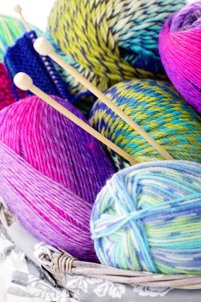 Un montón de lana de colores — Foto de Stock