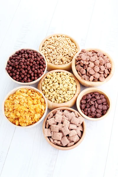 Cuenco lleno de diversos cereales — Foto de Stock