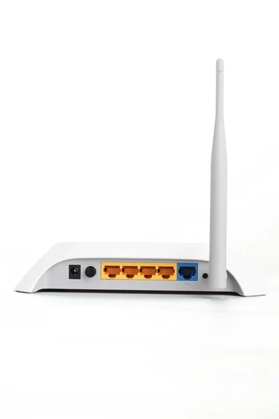 Primer plano del router blanco —  Fotos de Stock