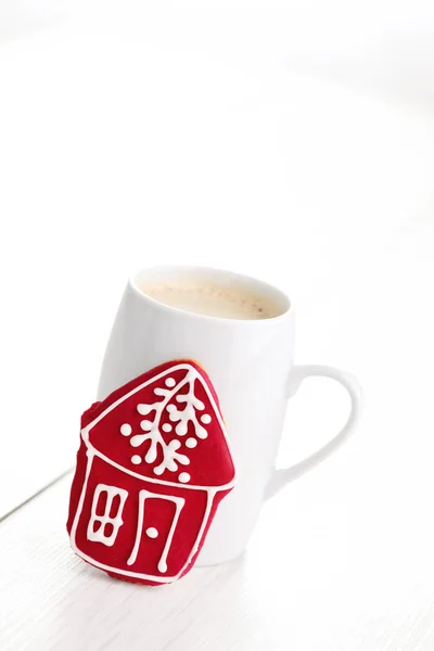 Gingerbread cookie with cup of coffee — Stock Photo, Image