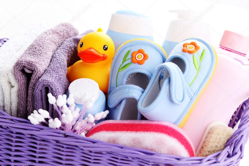 Panier Plein D Accessoires Pour Bebe Image Libre De Droit Par Matka Wariatka C