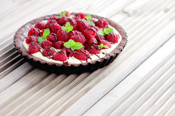 Torte mit Himbeeren und Schokolade — Stockfoto