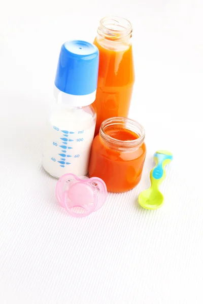 Primeira comida de bebê em jarra — Fotografia de Stock