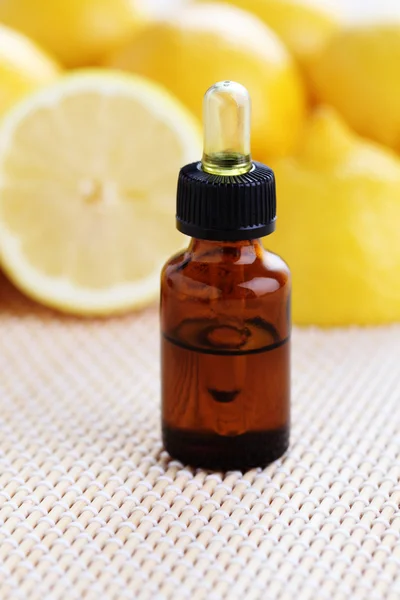 Lemon essence oil — Stock Photo, Image