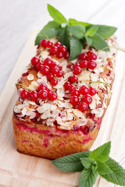 Homemade red currants pie — Stock Photo, Image