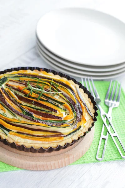 Hoemade heerlijke plantaardige tart — Stockfoto