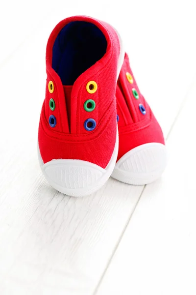 Rode baby schoenen — Stockfoto