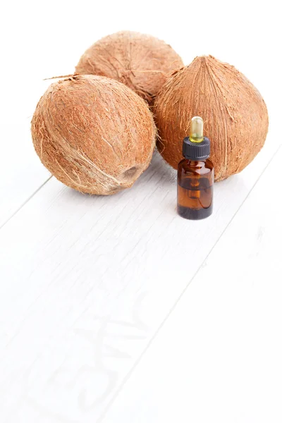 Coconut essential oil — Stock Photo, Image