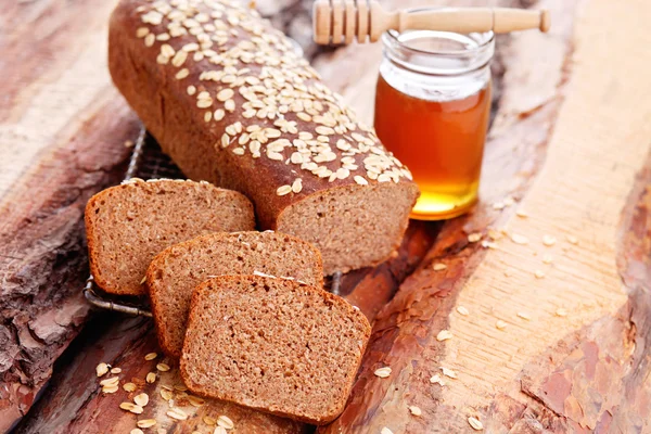 Pan con miel y avena — Foto de Stock