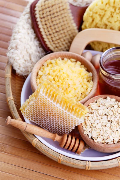 Honey and spa treatment — Stock Photo, Image