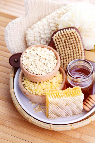 Honey and spa treatment — Stock Photo, Image