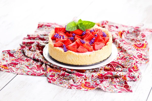 Homemade strawberry cheesecake — Stock Photo, Image