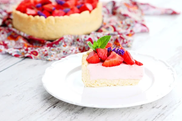 Homemade strawberry cheesecake — Stock Photo, Image