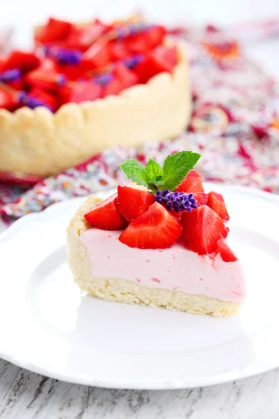 Homemade strawberry cheesecake — Stock Photo, Image