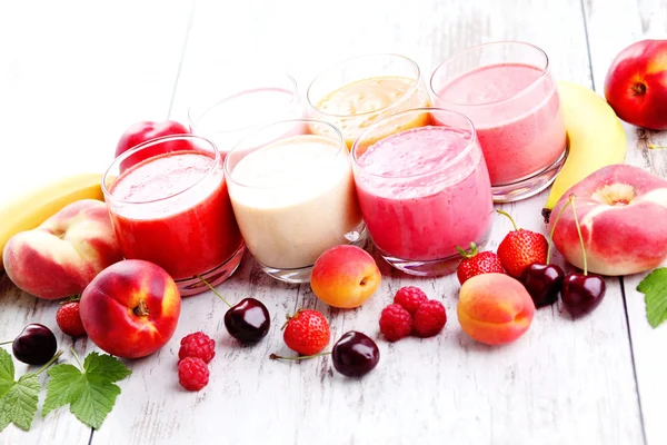 Smoothies frutados caseiros — Fotografia de Stock