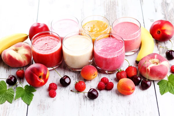 Smoothies frutados caseiros — Fotografia de Stock