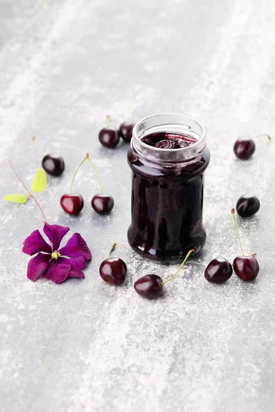 Engarrafamento de cereja — Fotografia de Stock