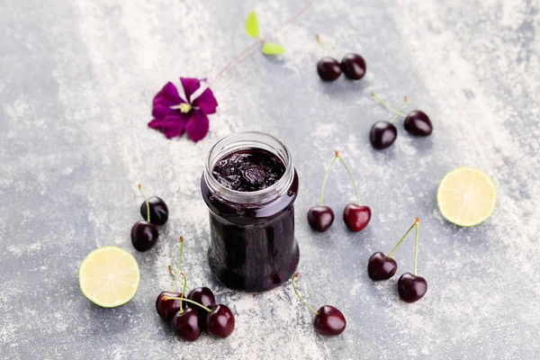 Marmellata di ciliegie — Foto Stock