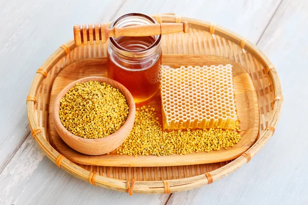 Včelí pyl — Stock fotografie