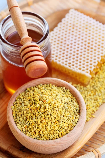 Bee pollen — Stock Photo, Image