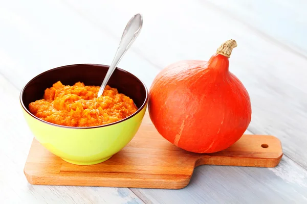 Organic orange pumpkin puree — Stock Photo, Image