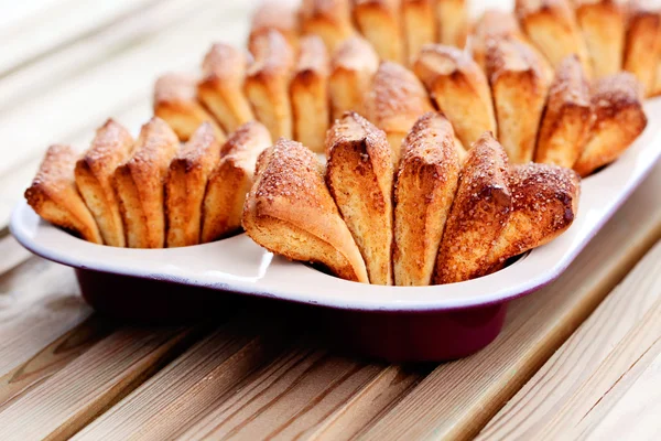 Homemade cinnamon buns — Stock Photo, Image