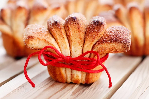 Hembakade kanelbullar — Stockfoto