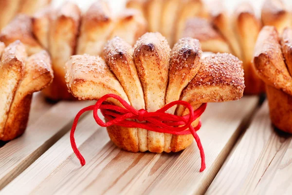 Hembakade kanelbullar — Stockfoto