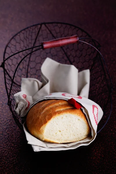 Bir somun ev yapımı ekmek. — Stok fotoğraf