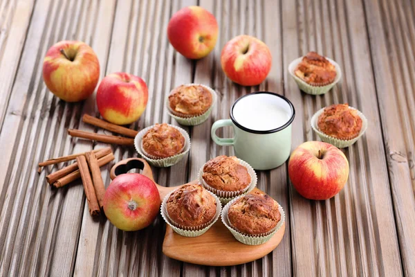 Смачні кекси з яблуком та вівсом — стокове фото