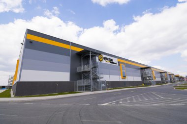 Bielany, Polonya - 04 Mayıs 2016: Yeni açılan depo yeniden