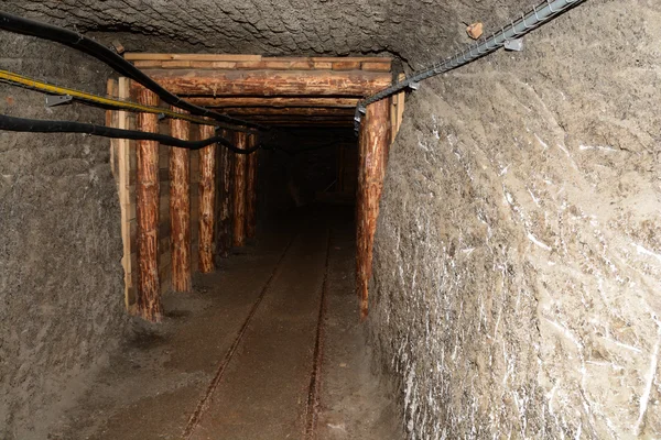 Corredor en la mina de sal de Wieliczka . — Foto de Stock
