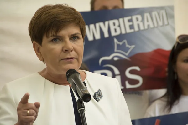 SWIDNIK, POLAND - AUGUST 21, 2015: Beata Szydlo during parliamen — Stock Photo, Image