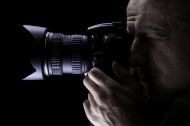 profesyonel fotoğrafçı dijital kamerayla resim çekme